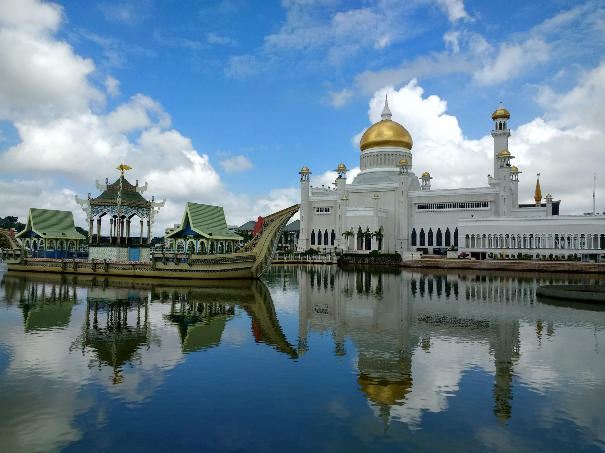 Mosquée Omar Ali Saifuddien à Bandar Seri Begawan, Brunei Darussalam