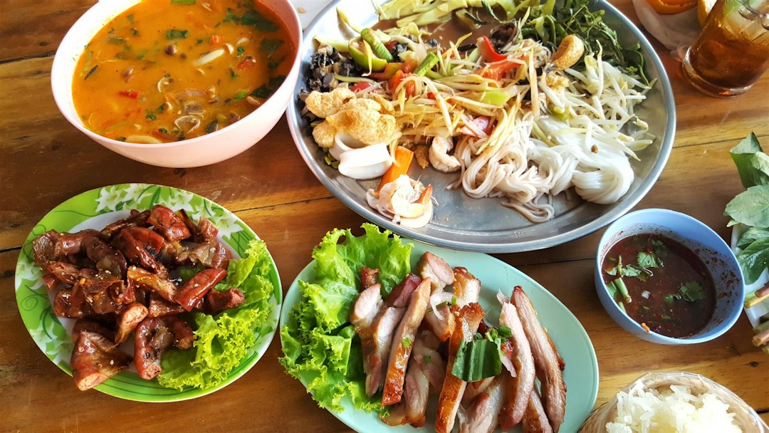 Plats et découverte culinaire. Photo : Jerome Jome / Unsplash.